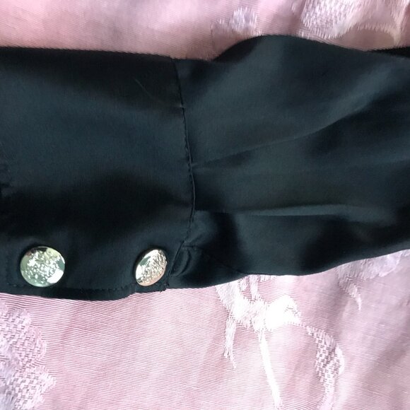 Black top - Picture 3 of 4